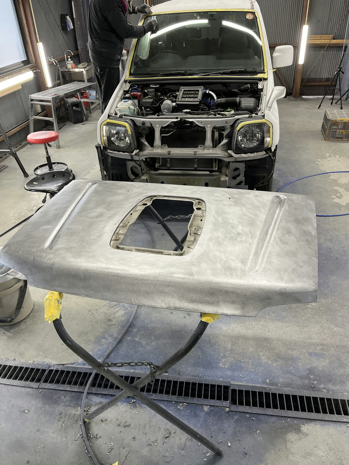 ジムニーJB23 旧塗膜 剥離 施工中