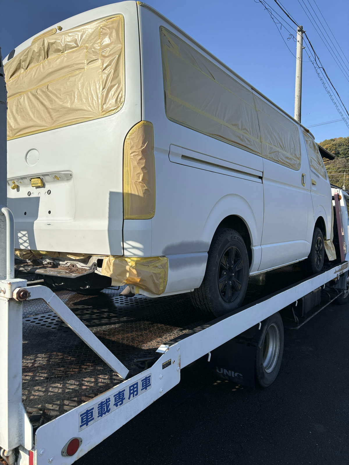 ハイエース 提携先ブースまで積載車で移動